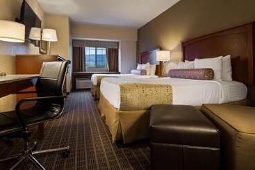 هتل Best Western Plus Peak Vista Inn & Suites