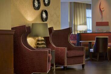 هتل Denver Airport Marriott At Gateway Park