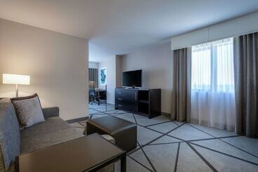 هتل Doubletree By Hilton Los Angeles  Norwalk