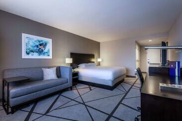 هتل Doubletree By Hilton Los Angeles  Norwalk