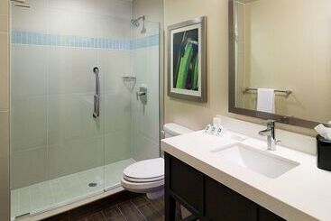 هتل Hilton Garden Inn Marina Del Rey