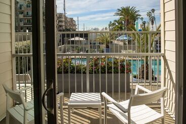 هتل Hilton Garden Inn Marina Del Rey