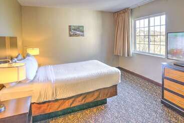 Leconte Hotel & Convention Center, Ascend Hotel Collection
