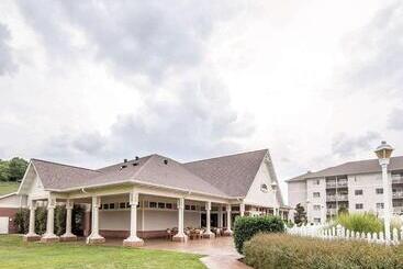 Leconte Hotel & Convention Center, Ascend Hotel Collection