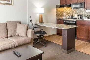 هتل Mainstay Suites Pittsburgh Airport