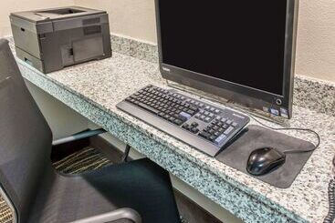 هتل Mainstay Suites Pittsburgh Airport