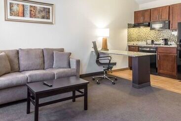 هتل Mainstay Suites Pittsburgh Airport