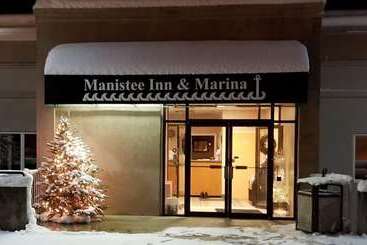 هتل Manistee Inn & Marina