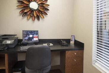 هتل Markham House Suites Little Rock Medical Center