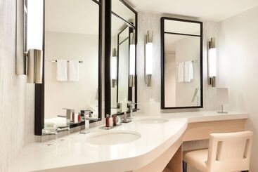 هتل Marriott Stanton South Beach