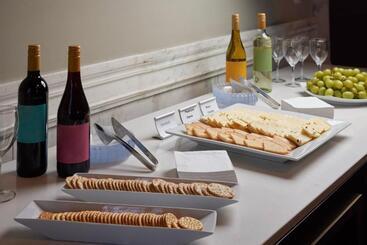 هتل Marriott Vacation Club® At Custom House, Boston  