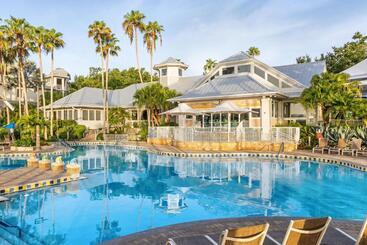 هتل Marriott's Cypress Harbour Villas