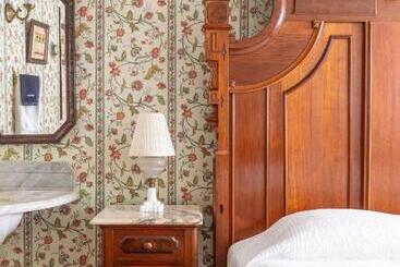هتل Martine Inn
