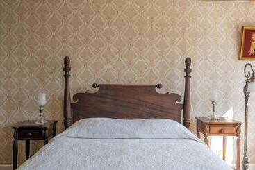 هتل Martine Inn