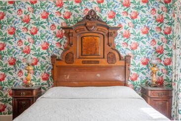 هتل Martine Inn