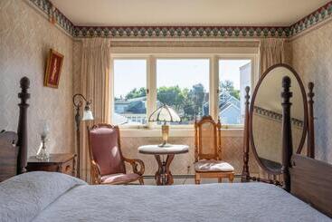 هتل Martine Inn