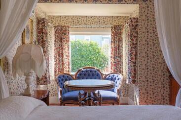 هتل Martine Inn