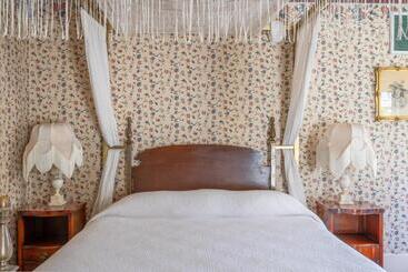 هتل Martine Inn