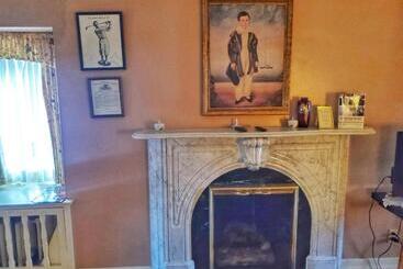 هتل Montague Inn Bed & Breakfast