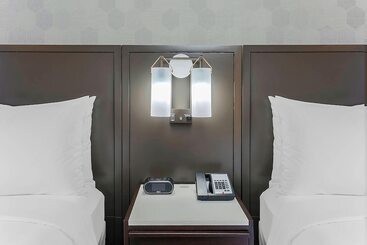هتل New York Laguardia Airport Marriott