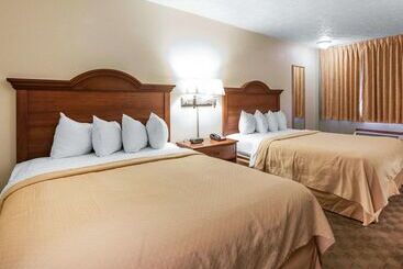 هتل Quality Inn & Suites At Dollywood Lane