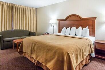 هتل Quality Inn & Suites At Dollywood Lane