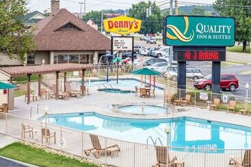 هتل Quality Inn & Suites At Dollywood Lane