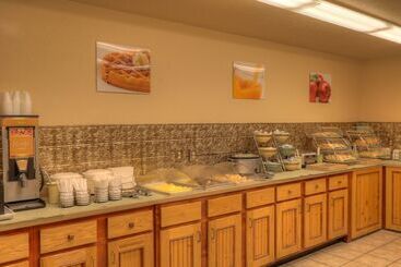 هتل Quality Inn & Suites At Dollywood Lane