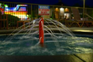 هتل Quality Inn & Suites At Dollywood Lane