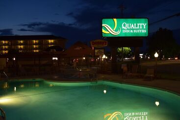 هتل Quality Inn & Suites At Dollywood Lane