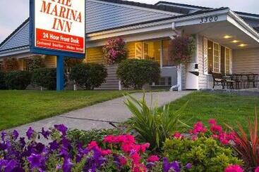 هتل The Marina Inn