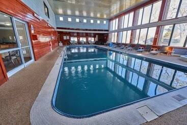 ホテル The Mariner Resort Cape Cod By The Red Collection
