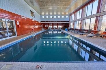 ホテル The Mariner Resort Cape Cod By The Red Collection