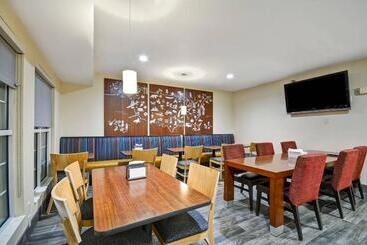 هتل Towneplace Suites Sioux Falls