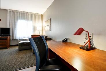 هتل Towneplace Suites Sioux Falls