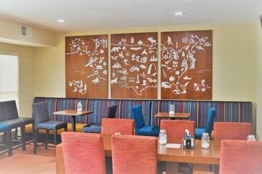 هتل Towneplace Suites Sioux Falls