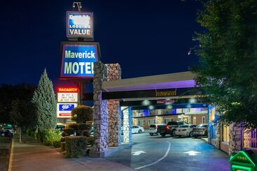 Maverick Motel   Modern Renovated Motel