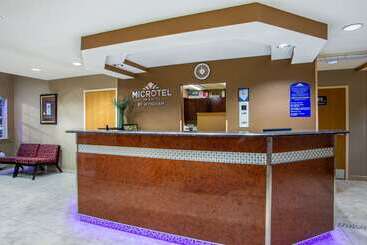 Microtel Inn & Suites By Wyndham Charleston