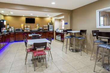 Microtel Inn & Suites By Wyndham Charleston