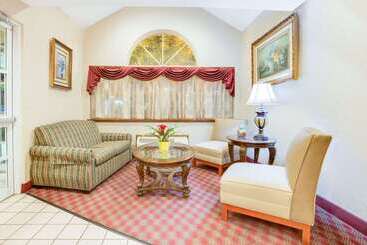 Microtel Inn By Wyndham Greensboro