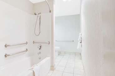 Microtel Inn By Wyndham Greensboro