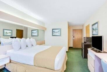 Microtel Inn By Wyndham Greensboro