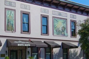 Monte Cristo Bed And Breakfast
