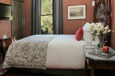 Monte Cristo Bed And Breakfast
