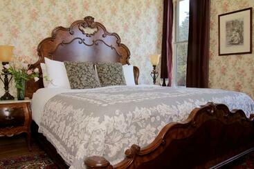 Monte Cristo Bed And Breakfast