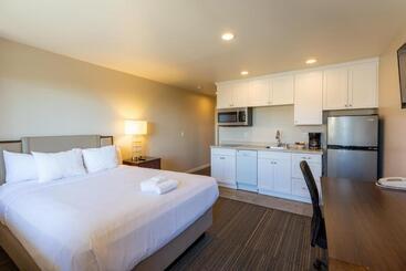 Moonlight Beach Motel