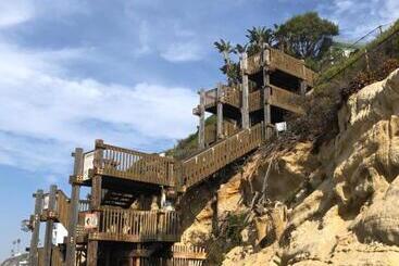 Moonlight Beach Motel