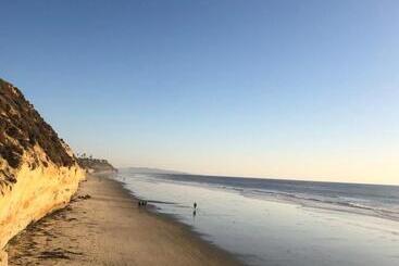 Moonlight Beach Motel
