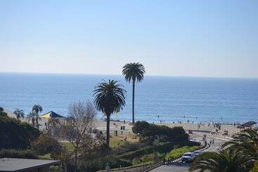 Moonlight Beach Motel