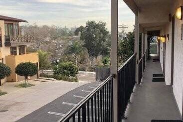 Moonlight Beach Motel